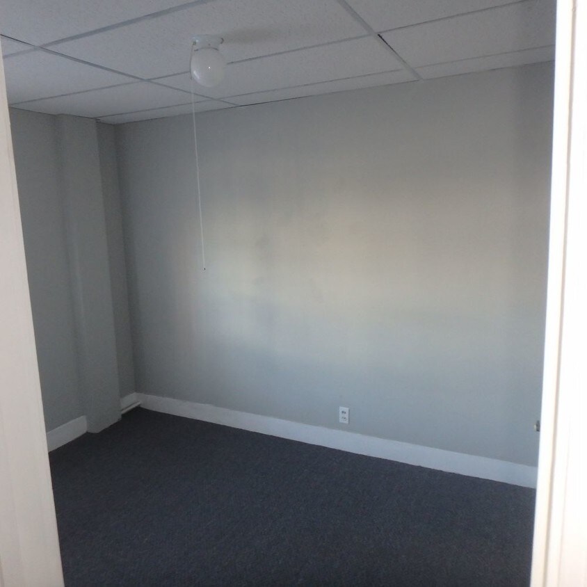 Primary Photo - 110 Howe Street - 2