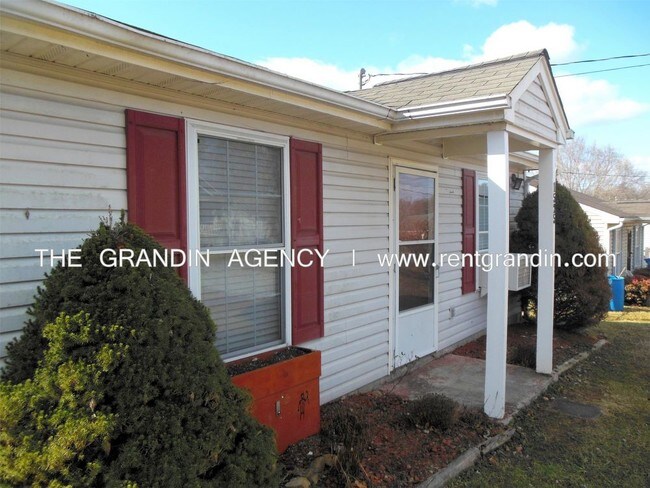 Foto del edificio - 1525 Riverside Ter SE