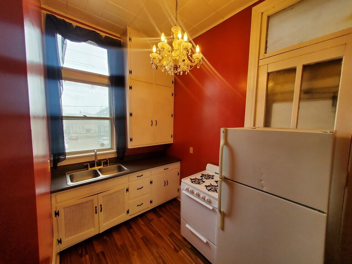 1330 Locust St Unit 2, Dubuque, IA 52001 Condo for Rent in Dubuque