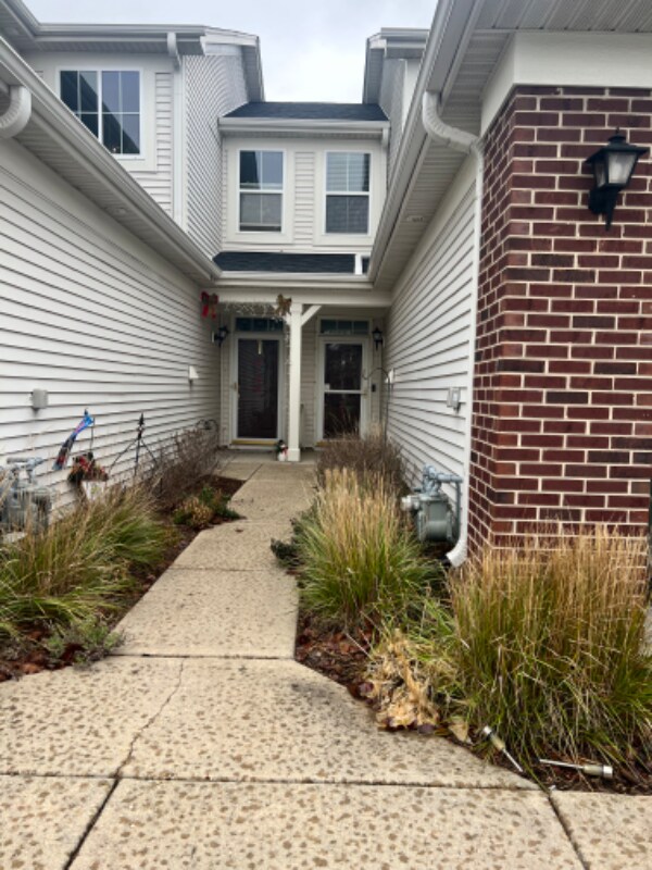 Photo - 524 Majestic Ln (Oswego, IL)