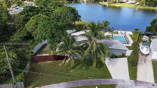 Building Photo - 3621 SW 35th St