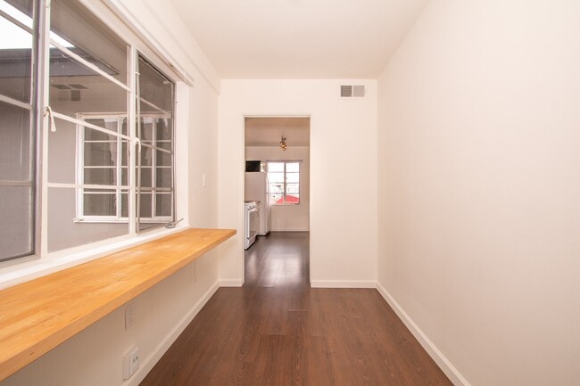 Foto del edificio - 1602-1604 Rosecrans / 3010 Jarvis
