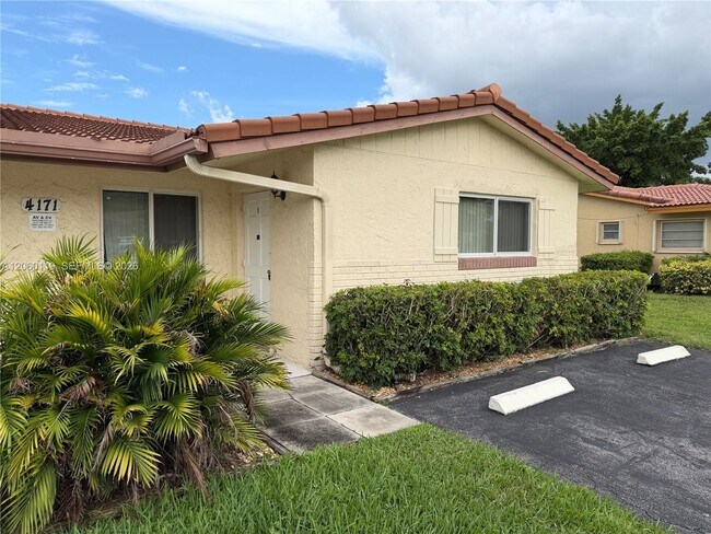 Foto del edificio - 4171 NW 110th Ave
