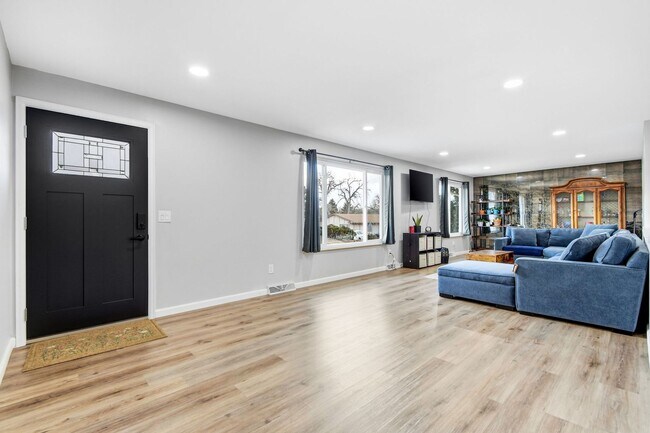 Building Photo - Inviting 3 Bed Home in Arvada!