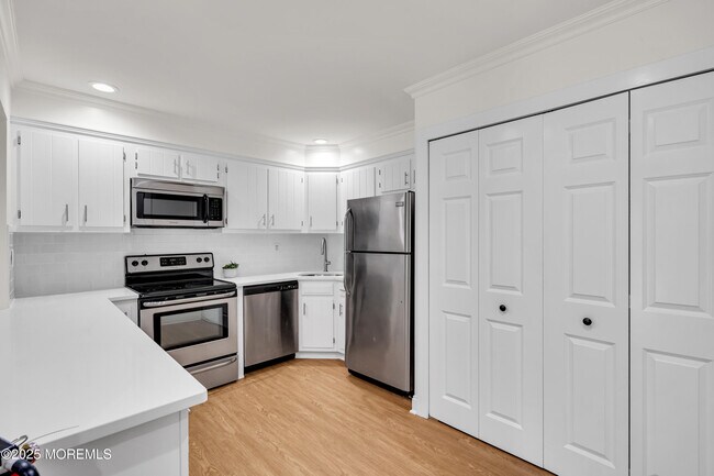 Foto del edificio - 34 Lexington Ct