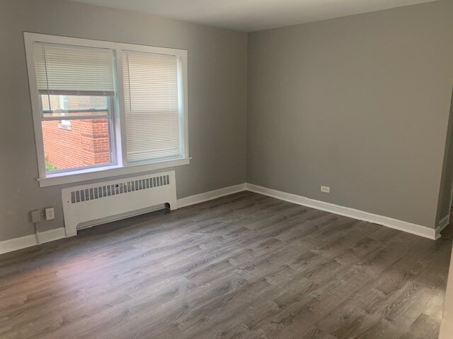 Living room - 4214 S Michigan Ave