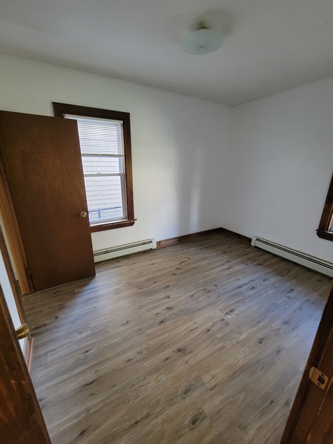 Building Photo - 123 Choate St