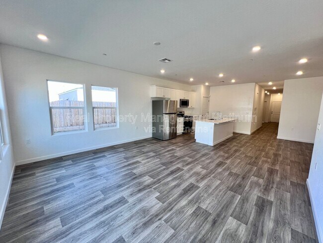 Foto del edificio - 6088 E Giavanna Ave