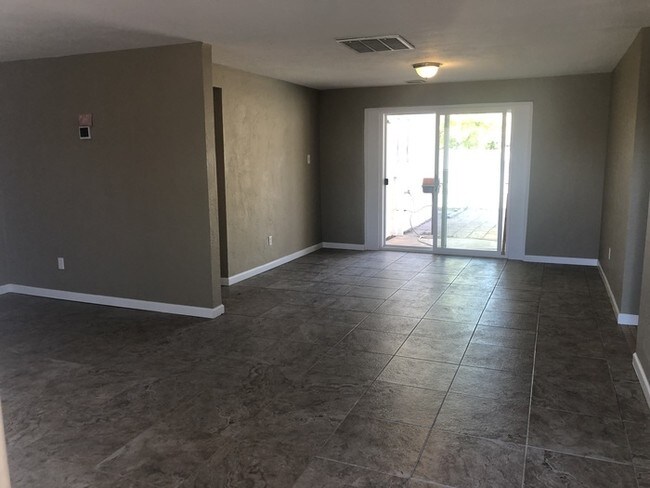 Foto del edificio - Beautifully Remodeled 4 bedroom home!