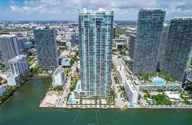 Foto del edificio - 2900 NE 7th Ave