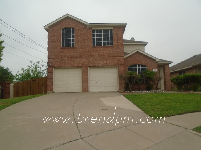 Primary Photo - 1003 Willowbrook Cir