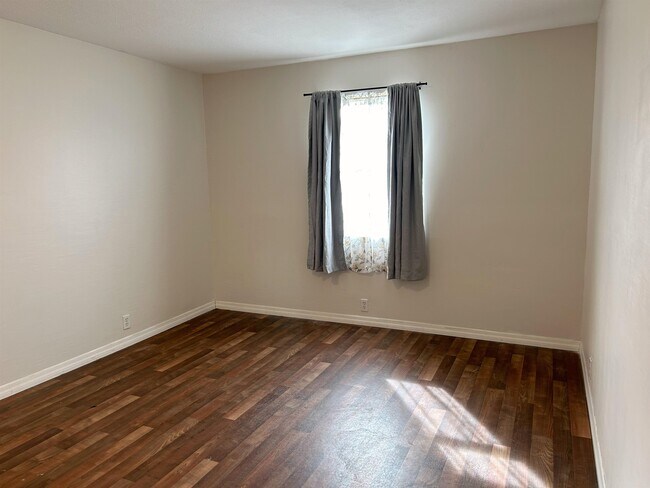 Foto del edificio - 196 Phoenetia Dr