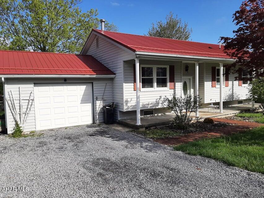 Primary Photo - 306 Red Oak Ln