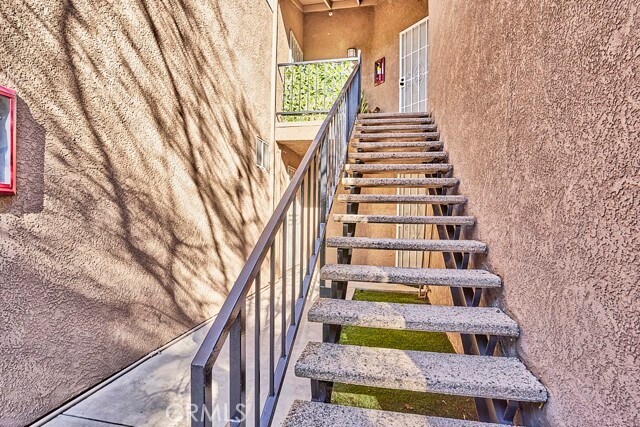 Building Photo - 2560 Avenida Del Vista