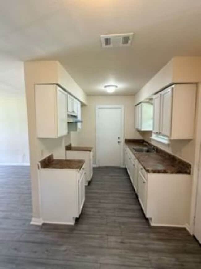 Building Photo - 218 Wilmer Heights Dr