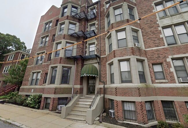 Building - 26 Commonwealth Ter