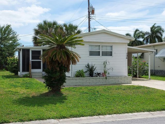 Building Photo - 106 49th Ave W