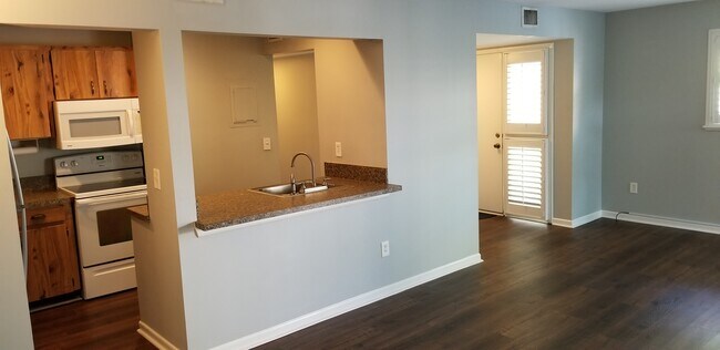 Building Photo - 50 Veronese Ct