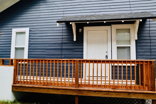 Building Photo - 143 N Stone St