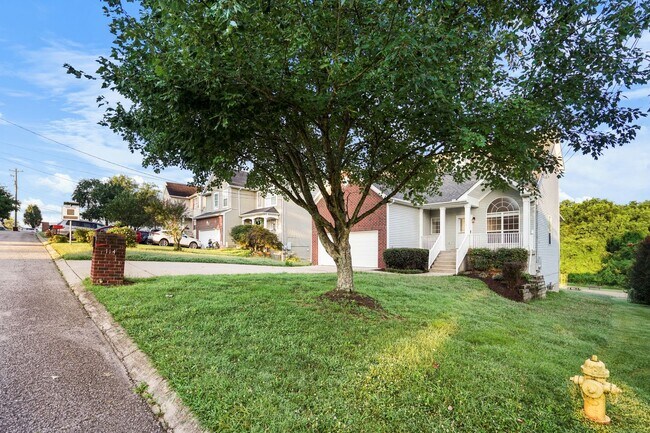 Foto del edificio - 114 Waters Edge Ln