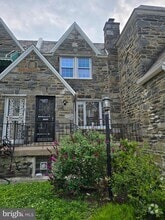Building Photo - 2214 N Salford St