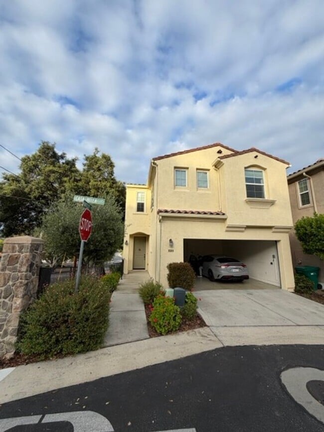 Building Photo - 9580 Casa Bellact