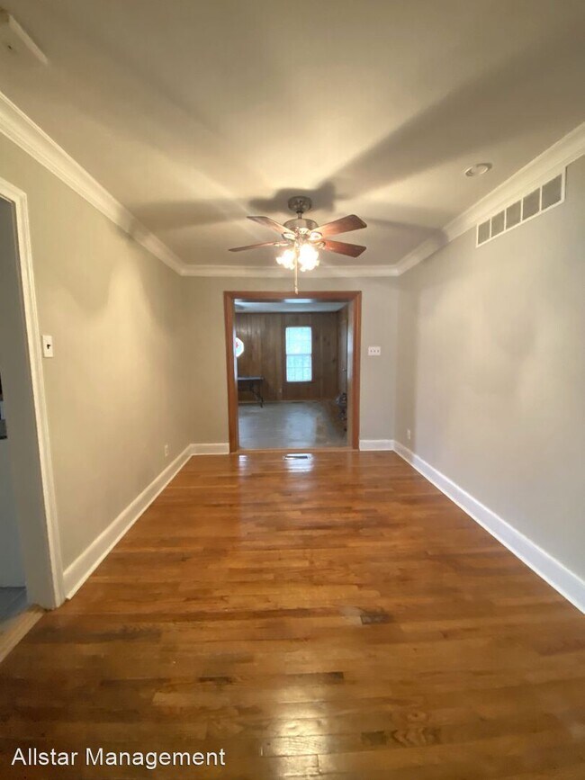 Foto del edificio - 3 br, 2 bath House - 979 Little John Road