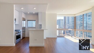 Building Photo - 102 W 27th St Building Photo - 102 W 27th St