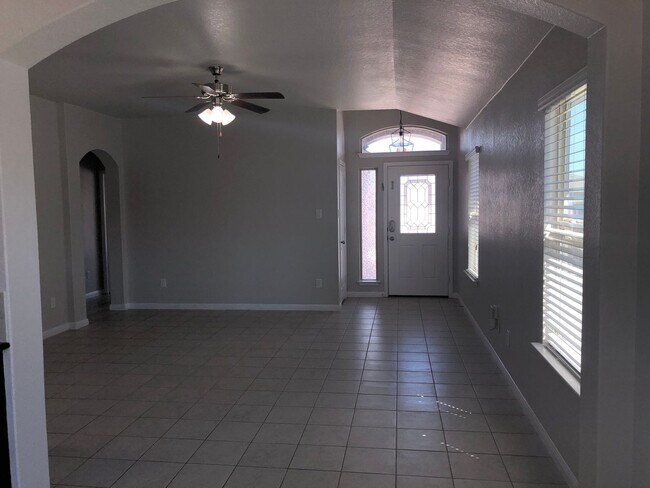 Foto del edificio - Beautiful 3/2 Single Story Home in New Bra...