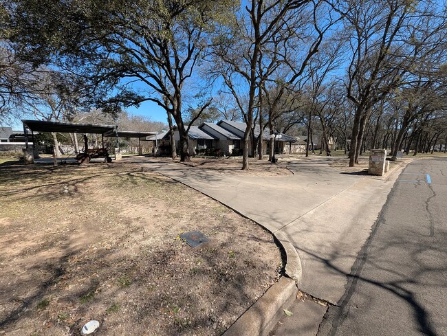Foto del edificio - 273 Leafy Hollow Ln