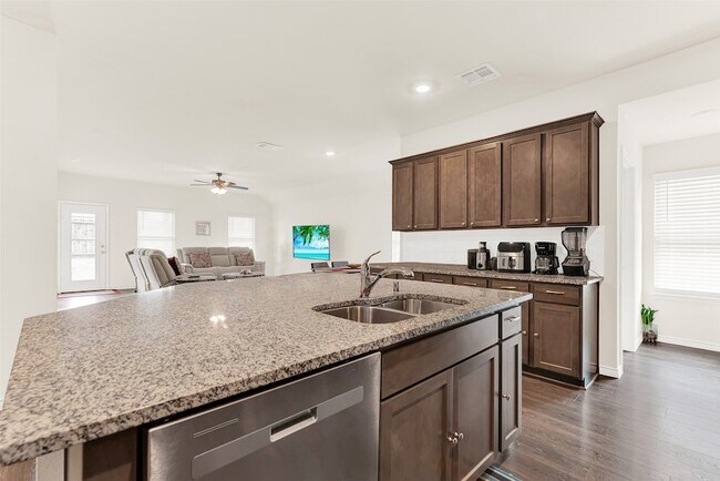 Foto del edificio - 720 Willow View Way
