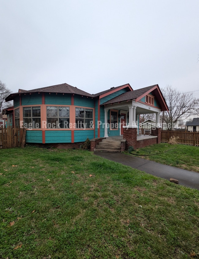 Building Photo - Historical Owen Park House for Rent (4beds/3baths)