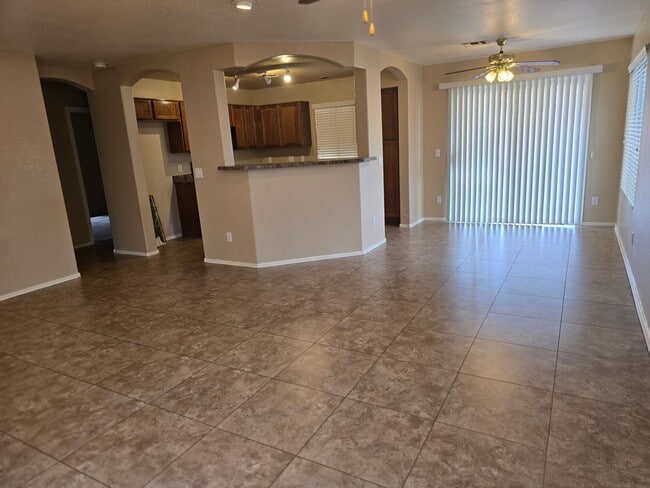 Building Photo - 9544 W Sunnyslope Ln