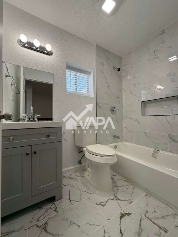 Foto del edificio - 4135 Sunrise Pt Dr