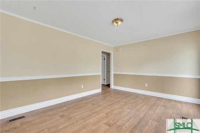 Building Photo - 900 Greenbriar Rd