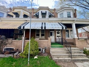 Building Photo - 502 Buttonwood St
