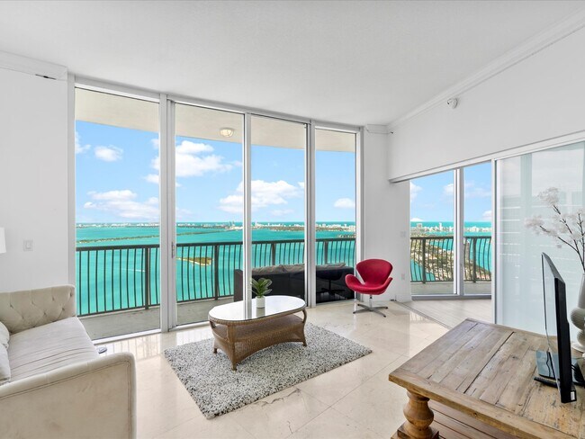 Building Photo - 1750 N Bayshore Dr