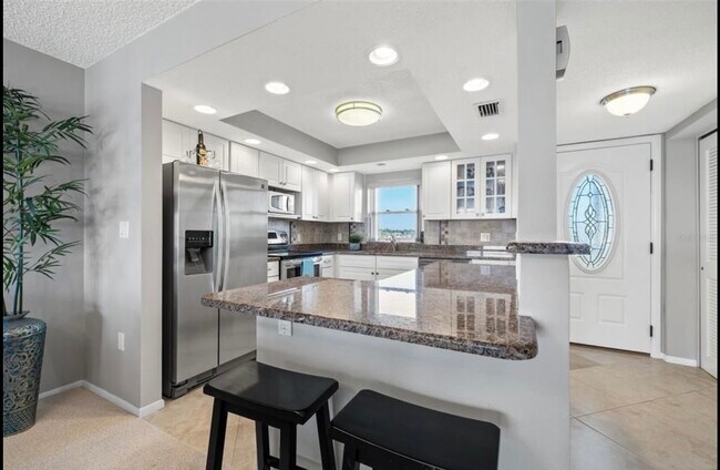 Foto del edificio - 4750 Cove Cir