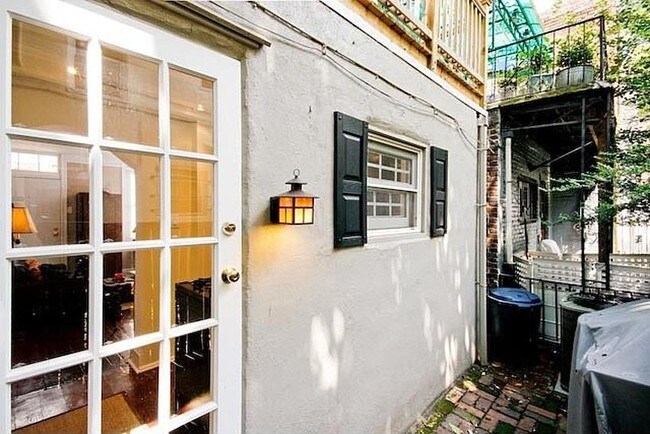 Foto del edificio - 215 S Sartain St