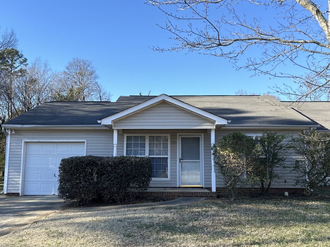 Primary Photo - 7131 Reeves St