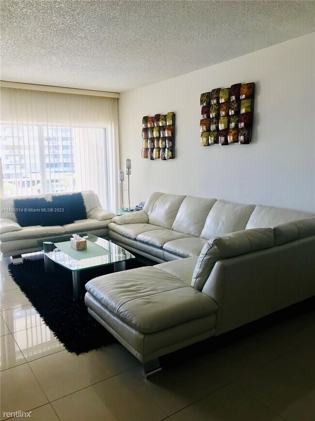Foto del edificio - 2 br, 2 bath Condo - 1950 S Ocean Dr Apt 3J