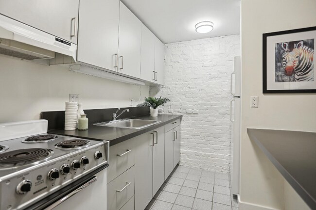 Photo - 1708 Johnson Ave NW House