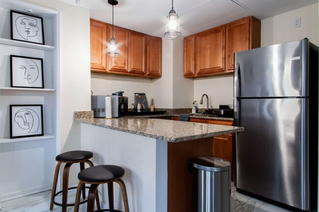 Building Photo - 1020 16th St NW