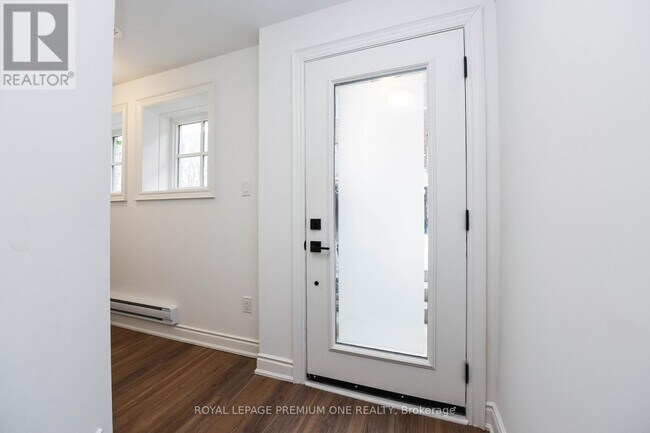 Photo du bâtiment - 40 Lunar Cres