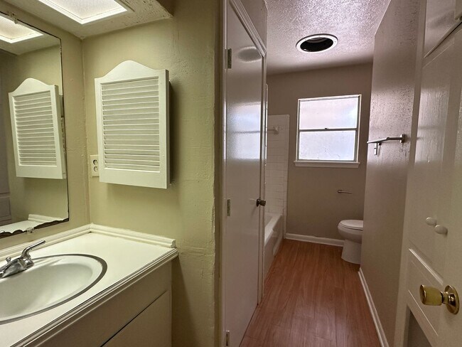 Foto del edificio - 203 Driftwood Dr
