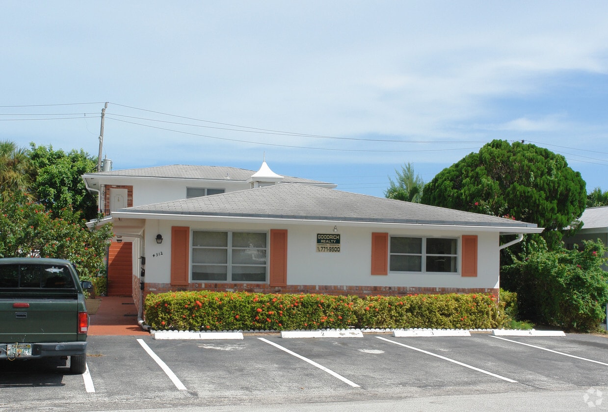 Foto principal - 4312 Sea Grape Dr