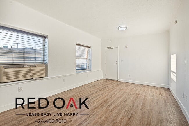 Foto del edificio - 1417 N Bronson Ave