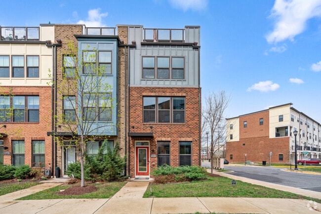 Building Photo - 6211 Chronicle St