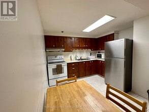 Building Photo - 44 Loradeen Crescent