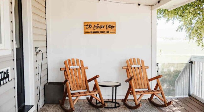 Foto del edificio - 392 Del Fatti Ln